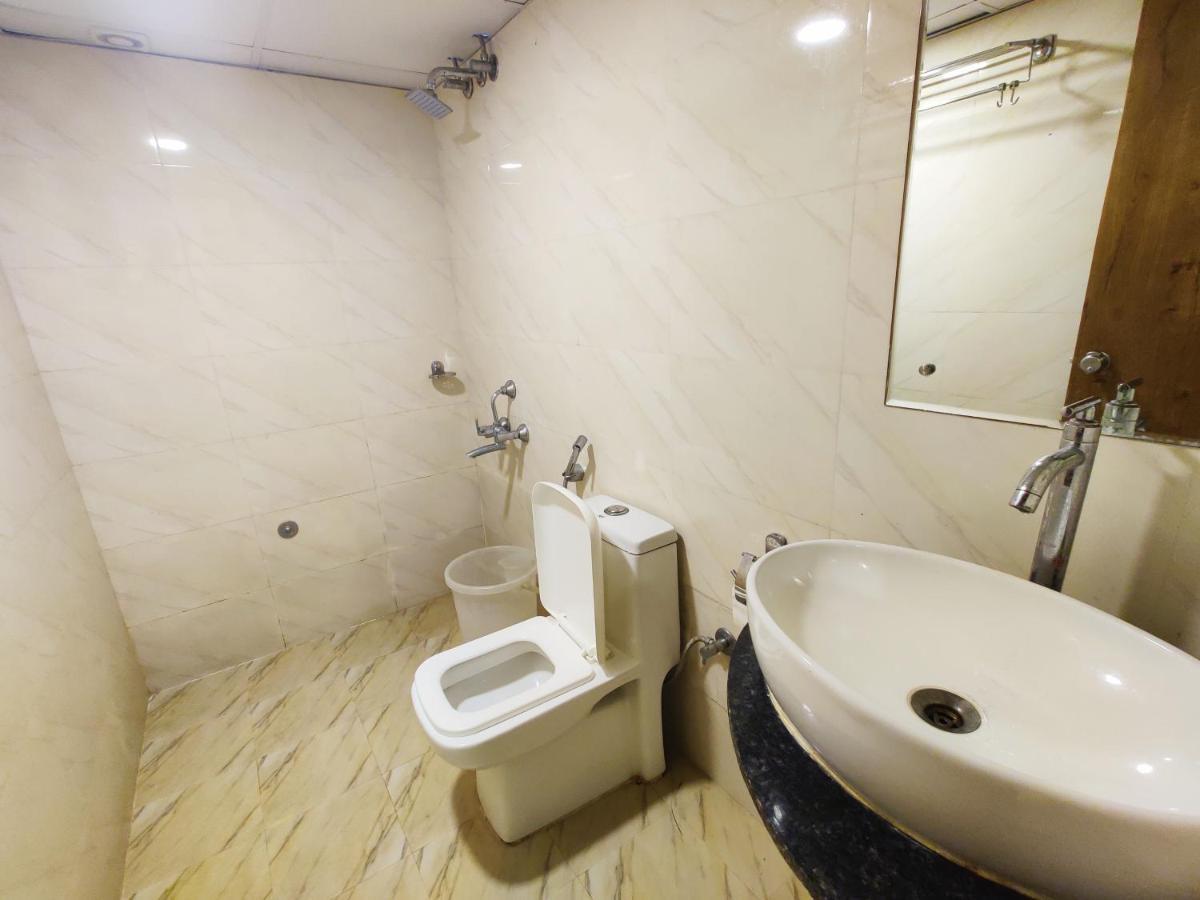 Hotel Airport City Dod Jala 외부 사진