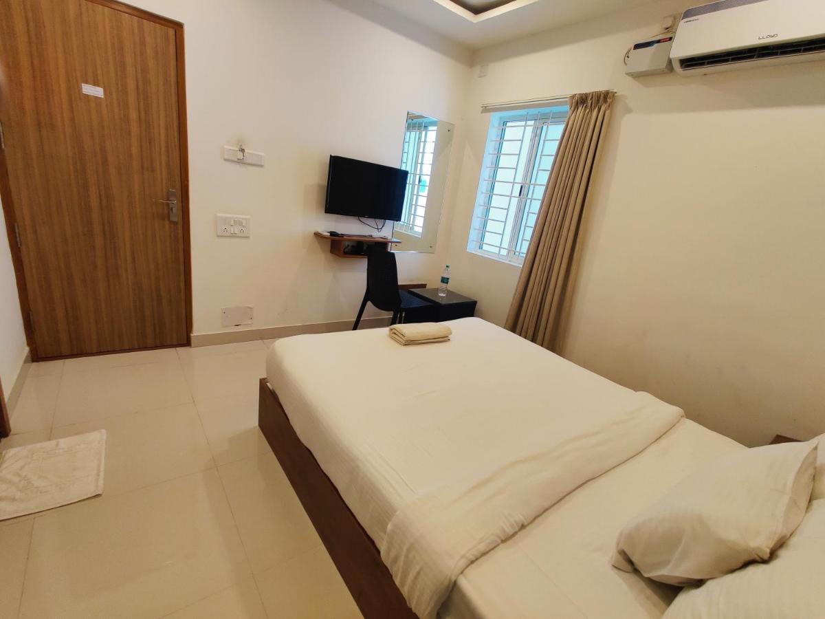 Hotel Airport City Dod Jala 외부 사진