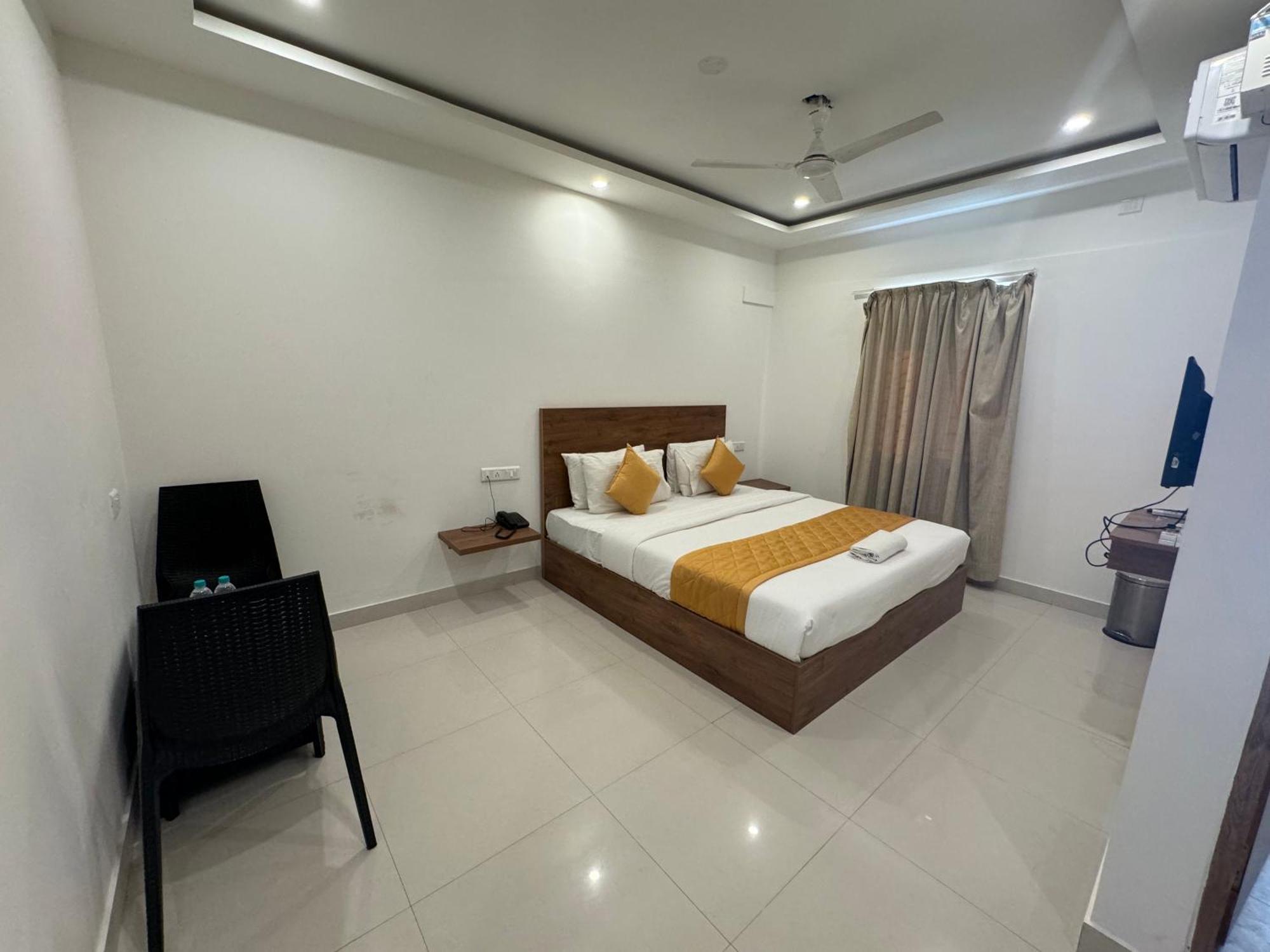 Hotel Airport City Dod Jala 외부 사진