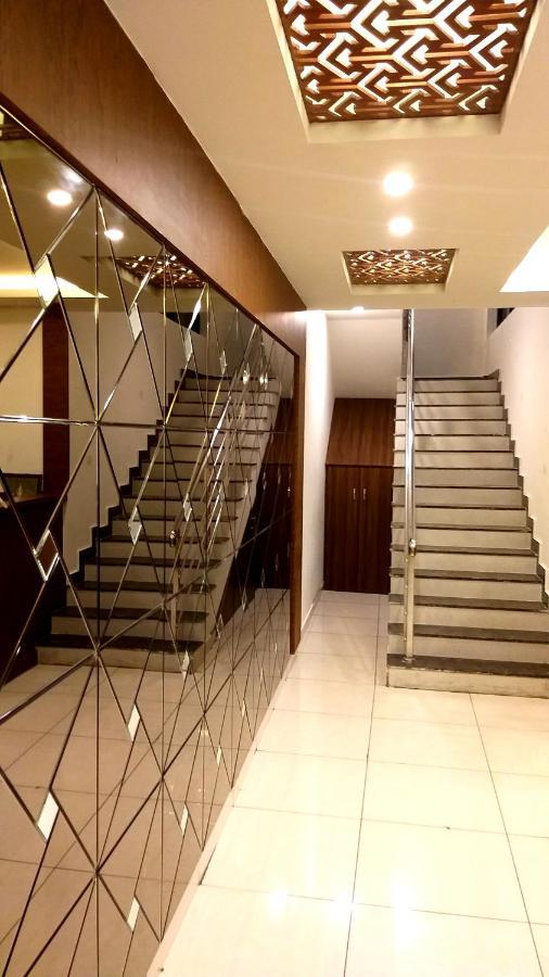Hotel Airport City Dod Jala 외부 사진