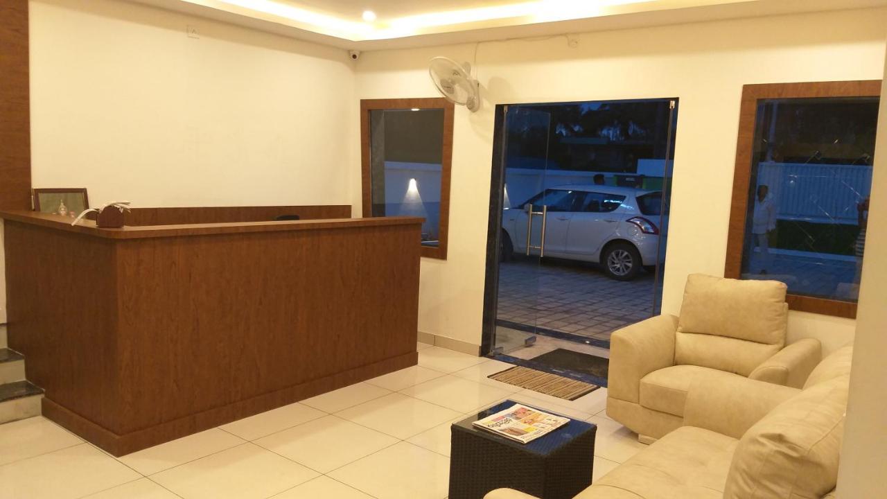 Hotel Airport City Dod Jala 외부 사진